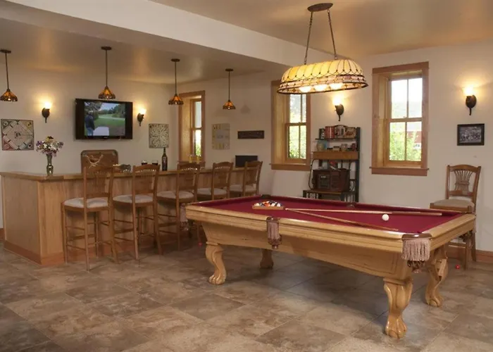 Lake Orchard Farm Retreat